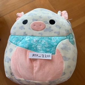 Rosie w/ Bandana Squishmallow